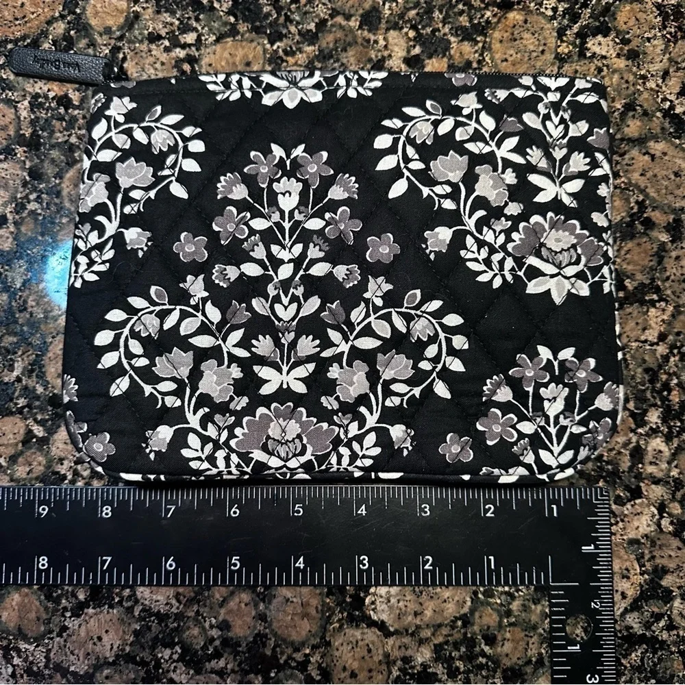 Vera Bradley Cosmetic Case zipper black/white quilted pouch